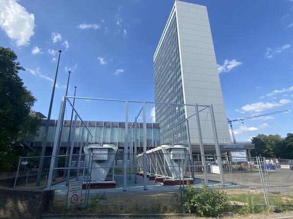 Bild vergr&ouml;&szlig;ern: Das neue R�ckk�hlwerk steht